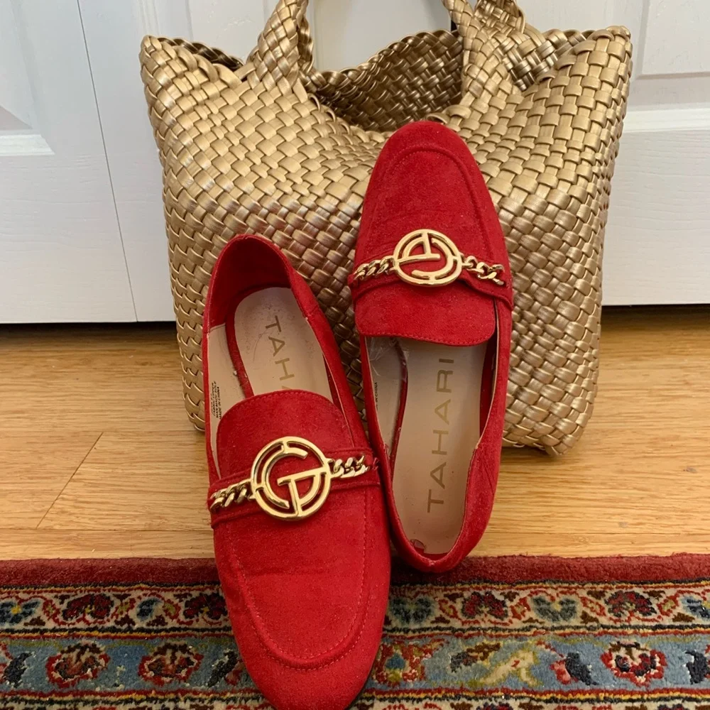 Tahari Red Loafers with Gold Chain Detail - Picture 2 of 7